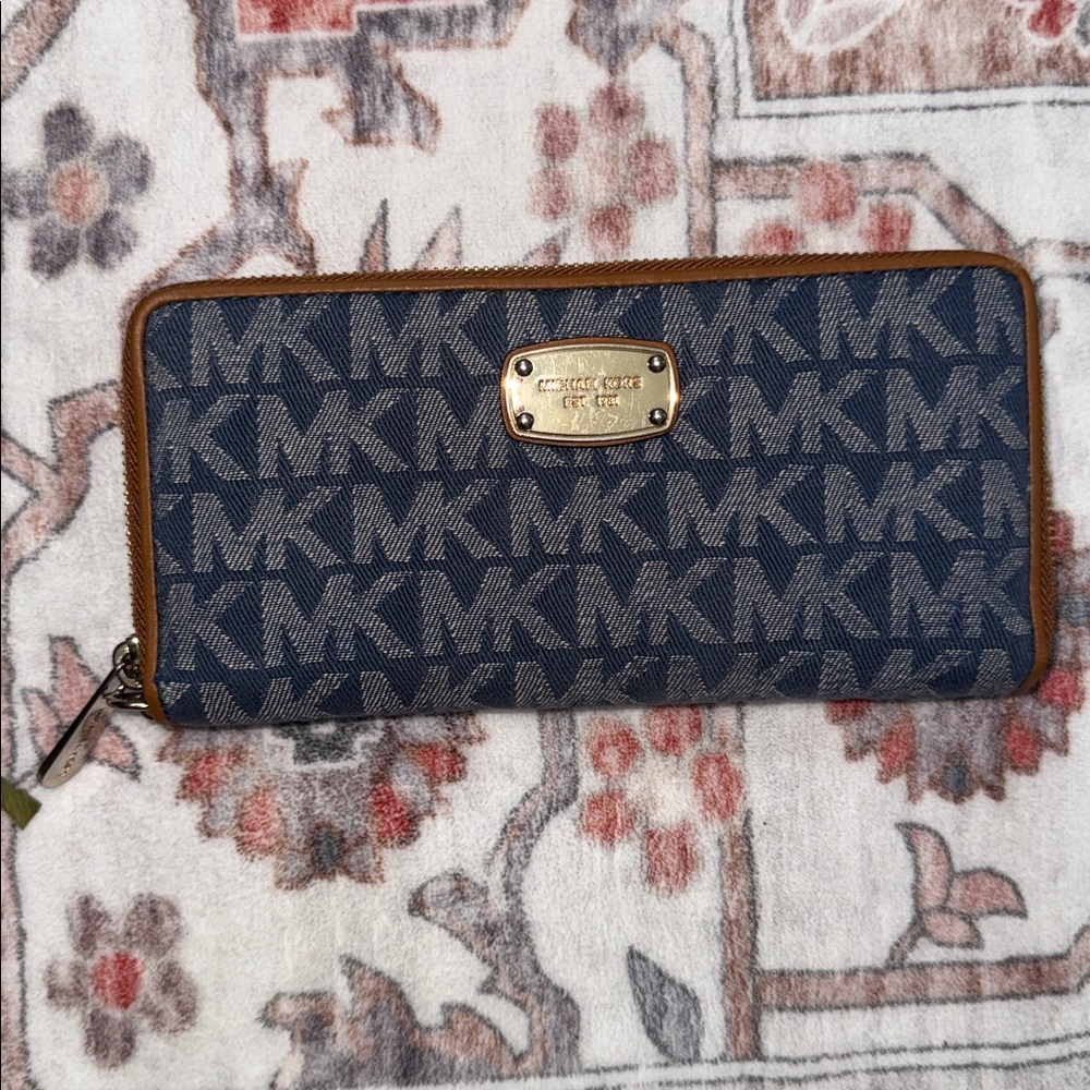 Michael Kors Blue and Tan Logo Wallet - Picture 5 of 14
